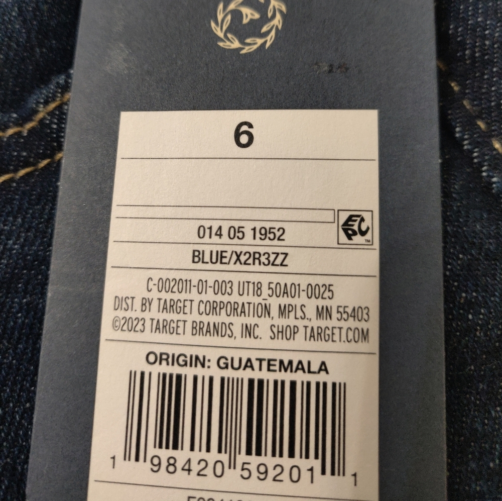 NWT Universal Thread Jeans. - Picture 3 of 12